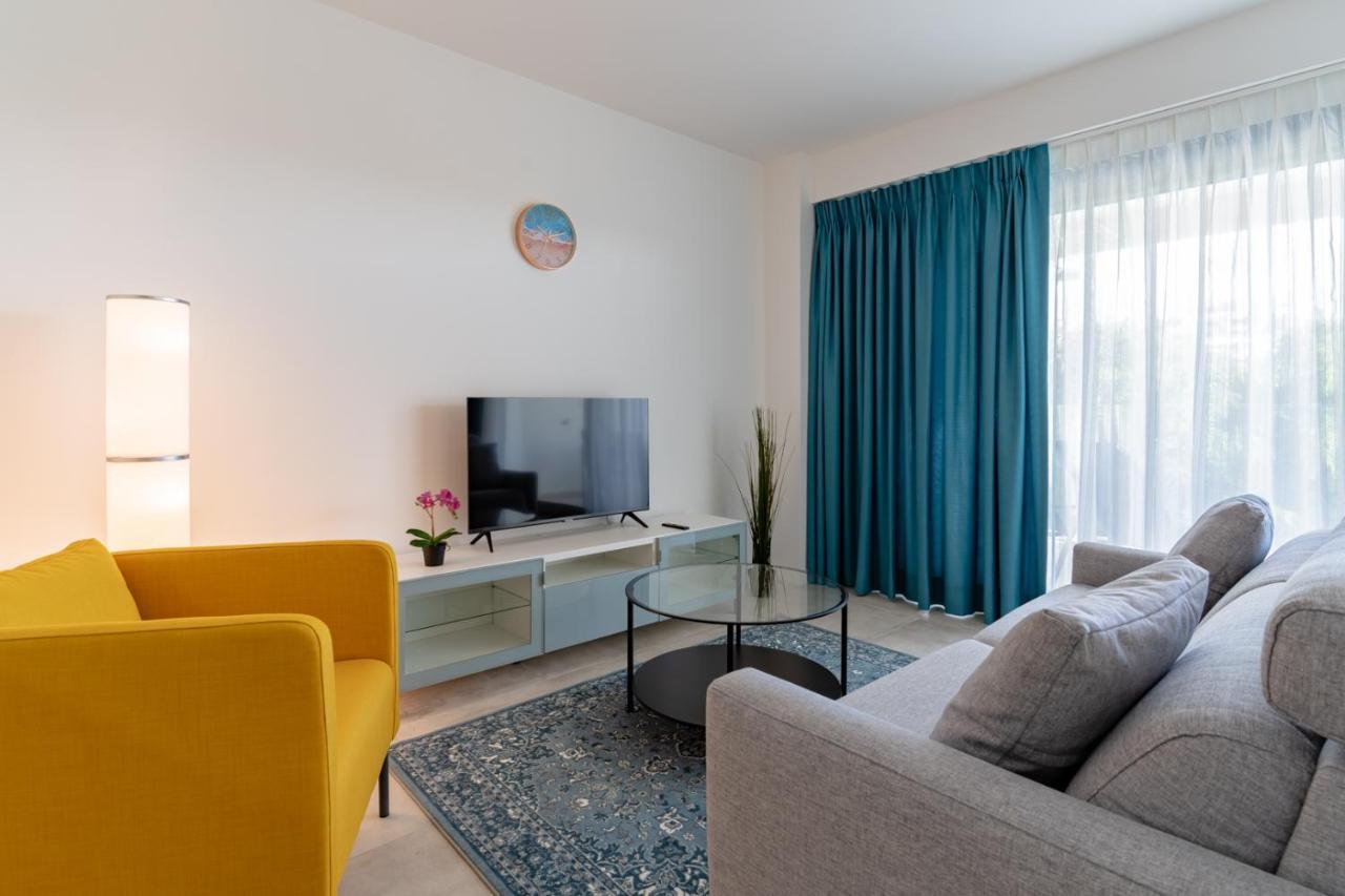 Cosy And Centrally Located Apartment In Estepona Exterior photo